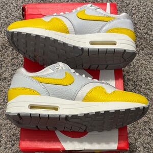 Women’s nike air max 1